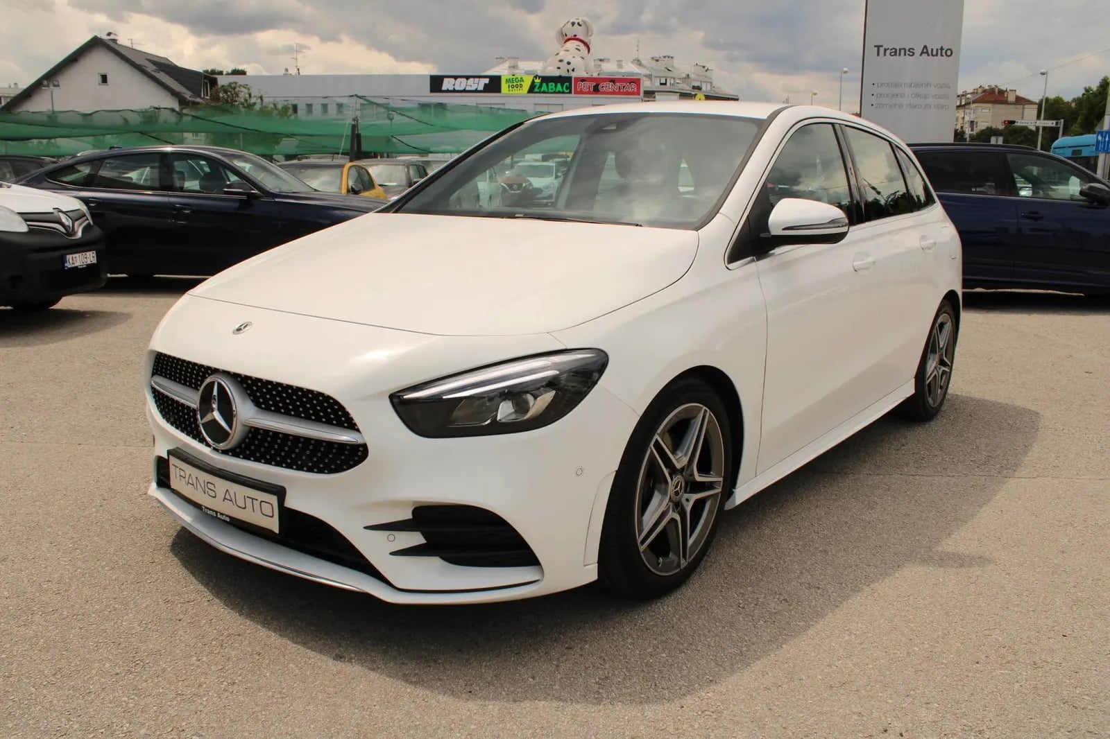 Mercedes-Benz B 180