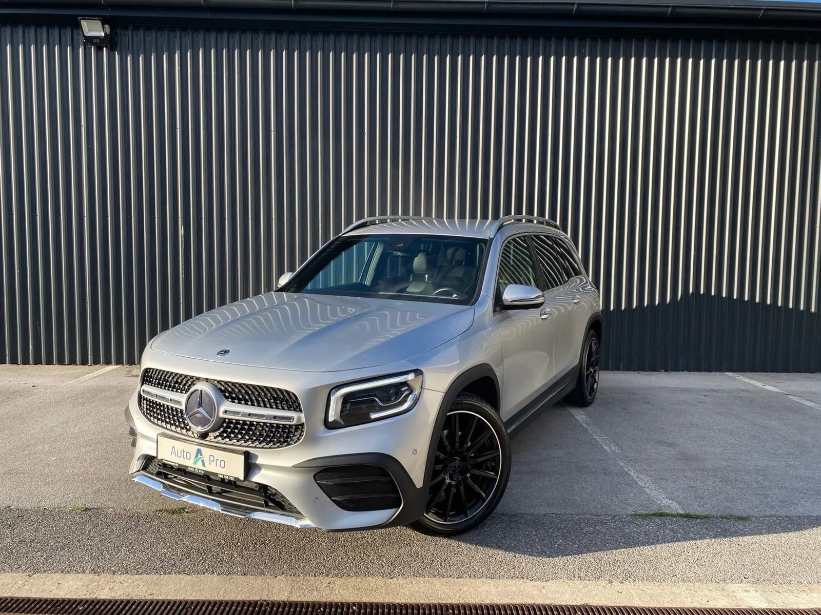 Mercedes-Benz GLB 180
