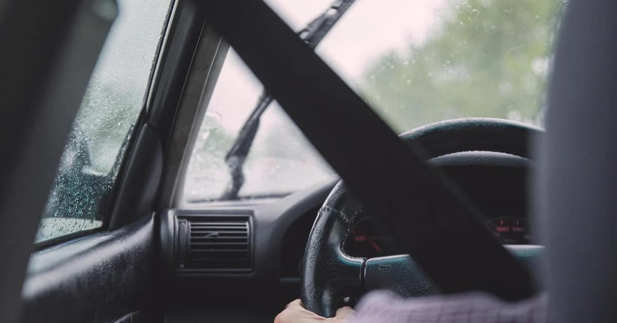 Motorno kočenje ili vožnja u leru: Što je isplativije i sigurnije u modernim automobilima?
