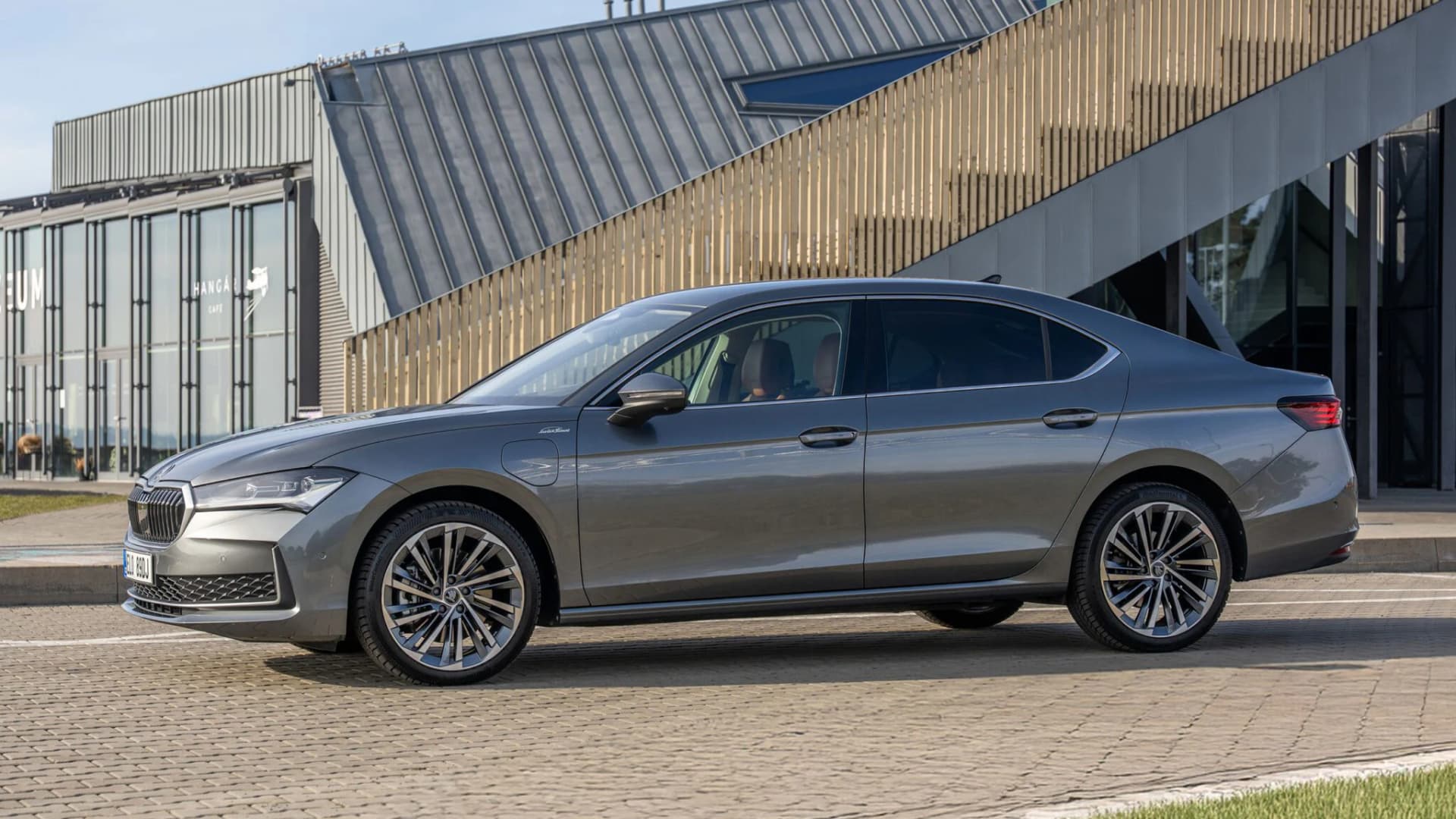 Škoda Superb Hatch dobiva najsnažniji plug-in hibridni pogon