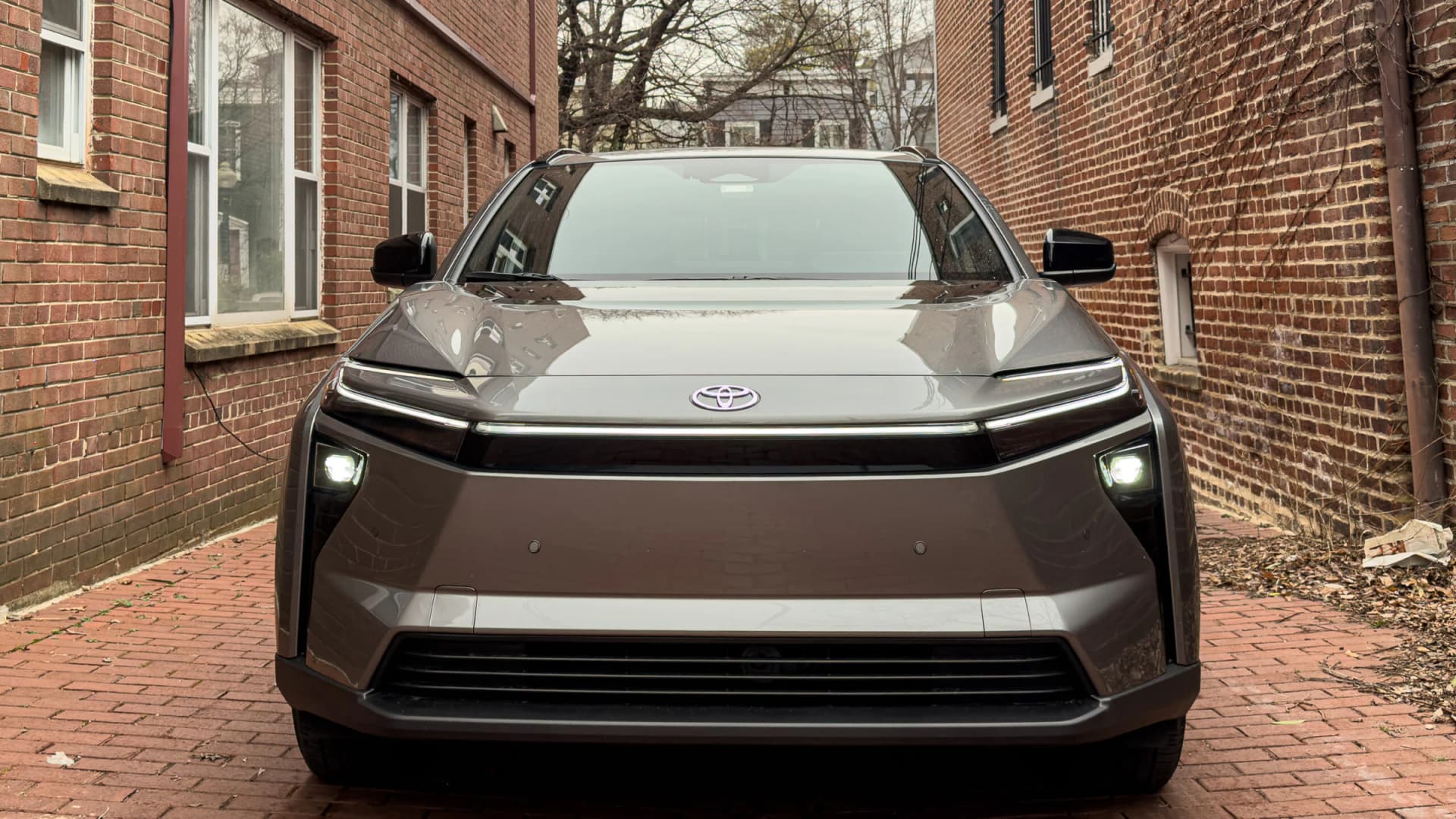 Toyota bZ: Nagrada za najviše napredovao električni automobil godine
