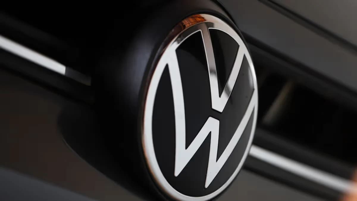 Volkswagen hitno opoziva gotovo 100.000 električnih vozila zbog problema s baterijama