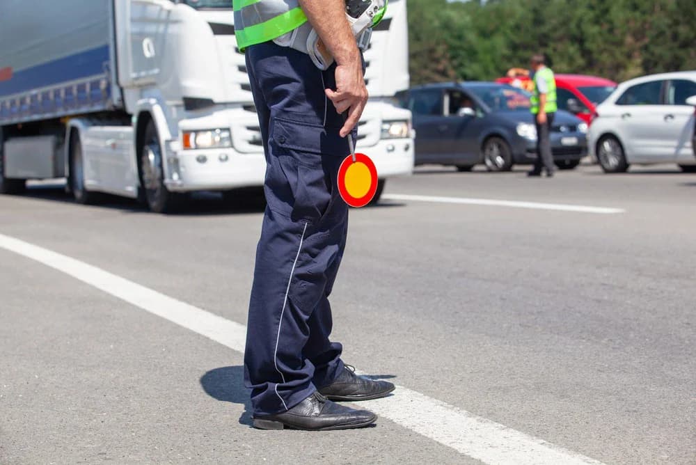 Vozač kamiona kažnjen s 8090 eura zbog 12 prometnih prekršaja