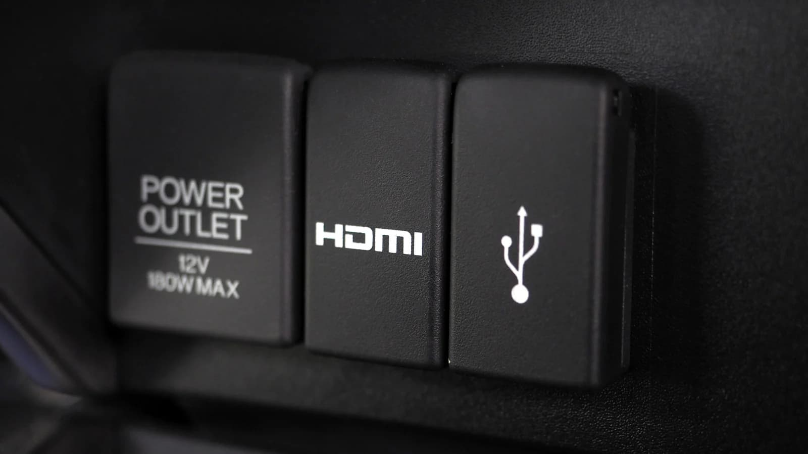Zašto vaš automobil ima HDMI priključak?
