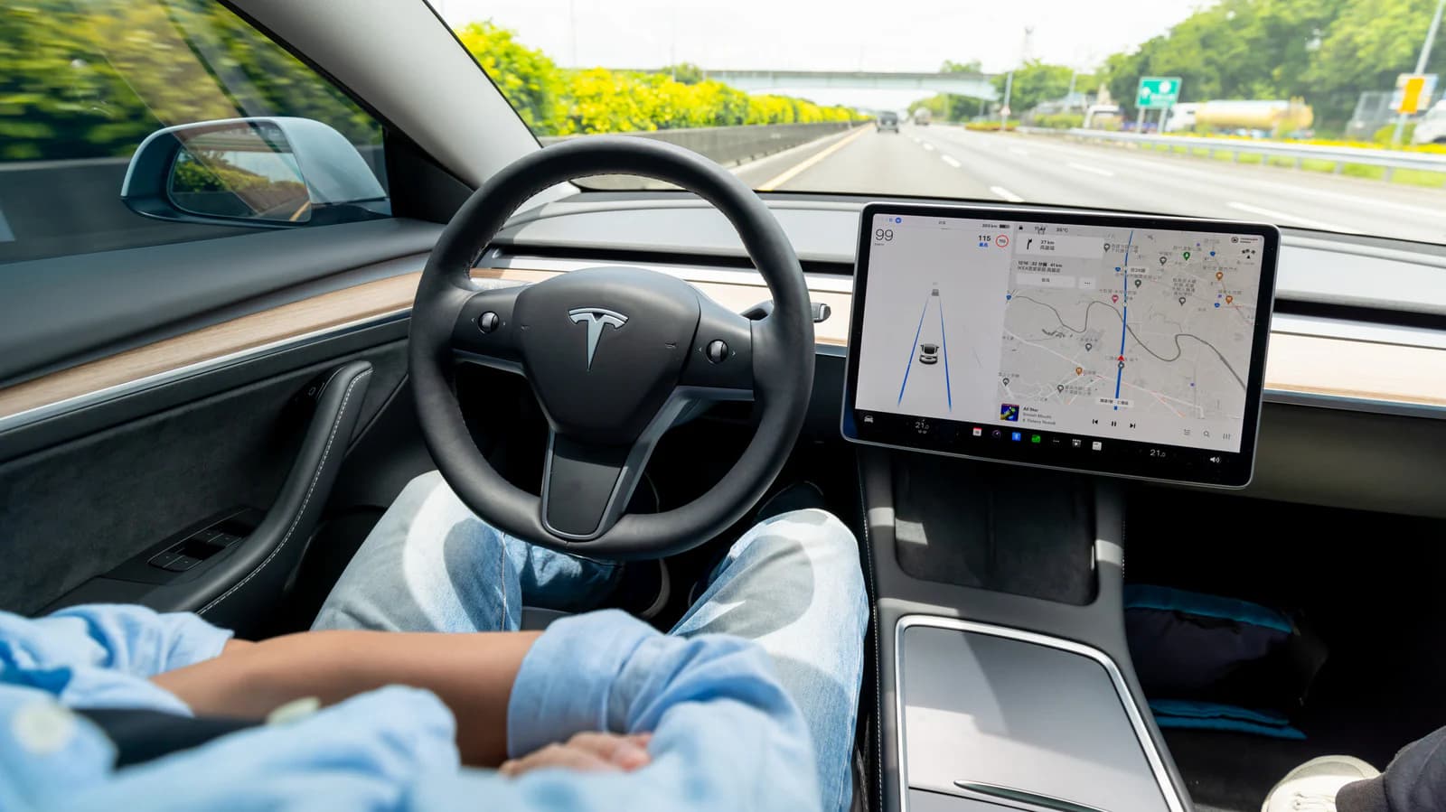 Europski vlasnici Tesle dobivaju Full Self-Driving uz obavezan kviz