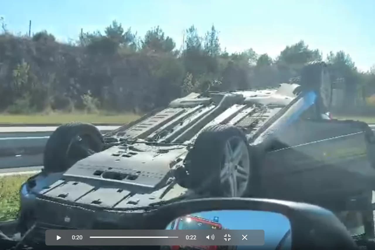 Teška prometna nesreća na A1: Vozilo prevrnuto na krov između čvorova Rovanjska i Posedarje
