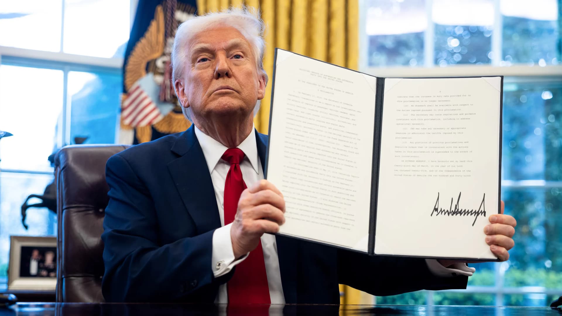 Trump uvodi 25-postotne carine na uvoz automobila i dijelova