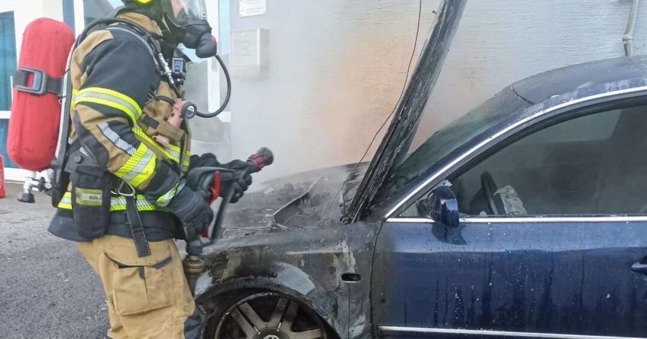 Automobil izgorio u zoru u zapadnom dijelu Zagreba