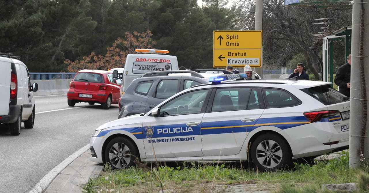 Pobjegao policiji nakon nesreće, u smrskanom automobilu pronađene četiri osobe