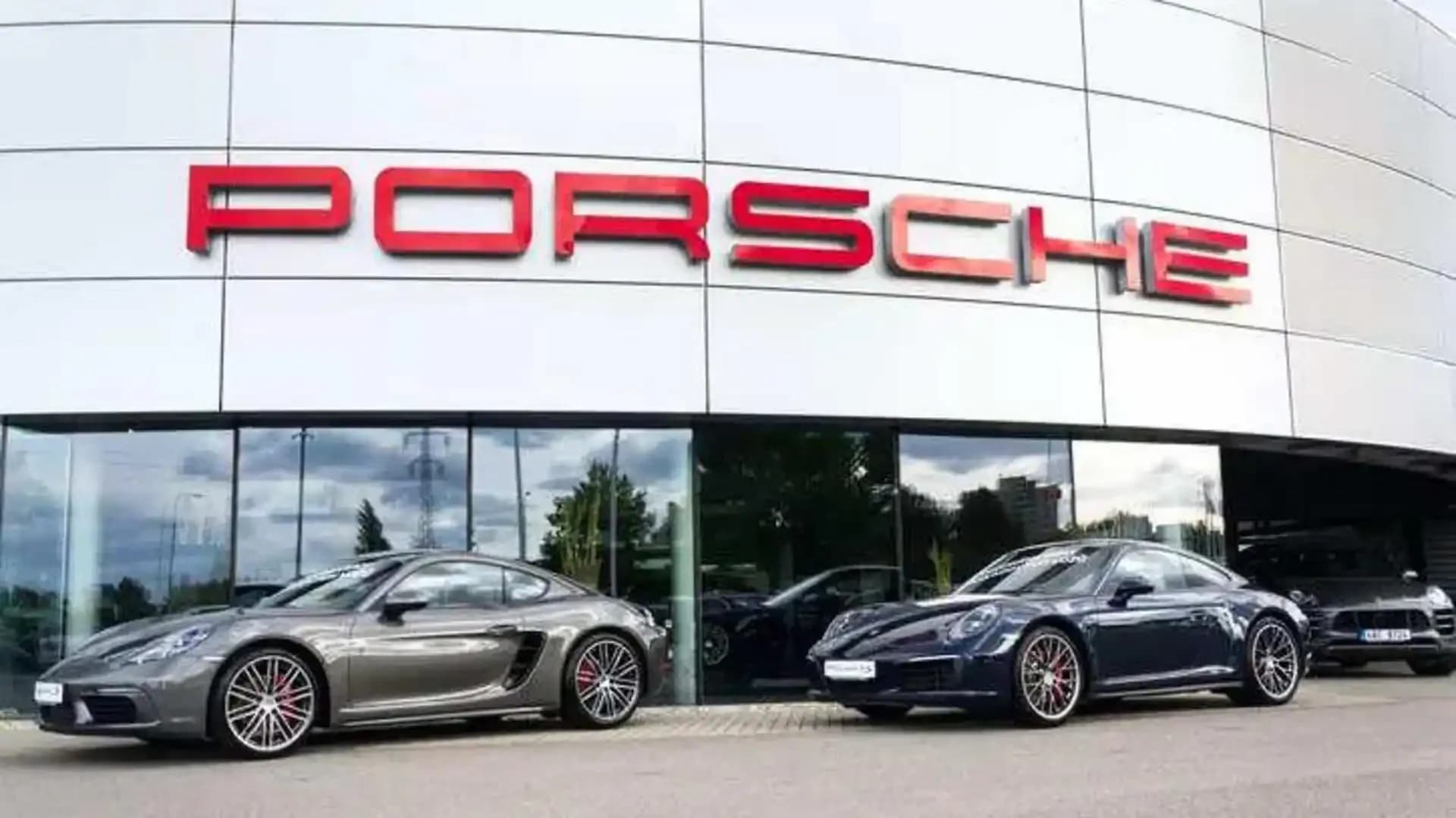 Porsche gasi tri podružnice zbog pada prodaje i pritiska na profit