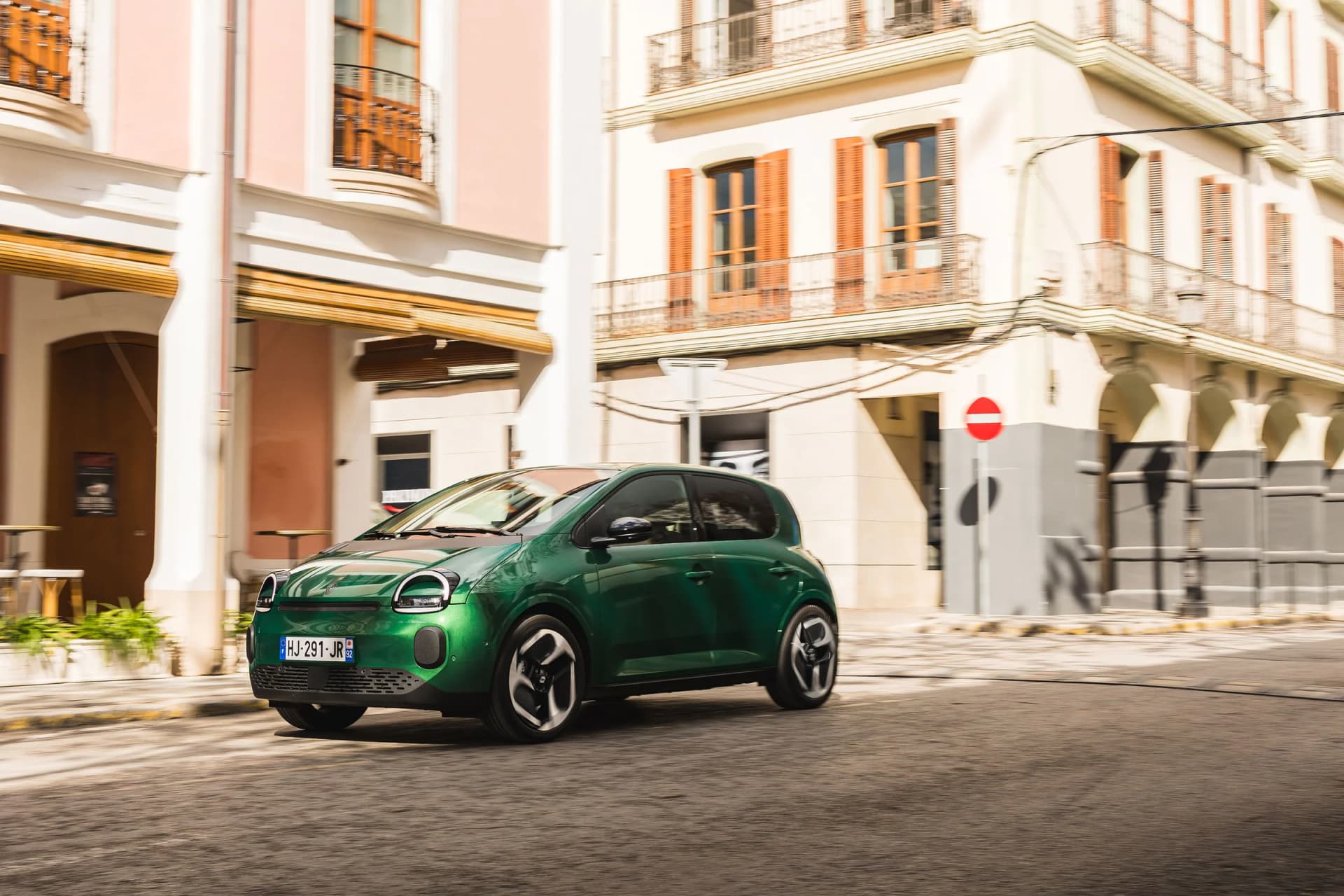 Renault Twingo se vraća u električnom izdanju s retro šarmom