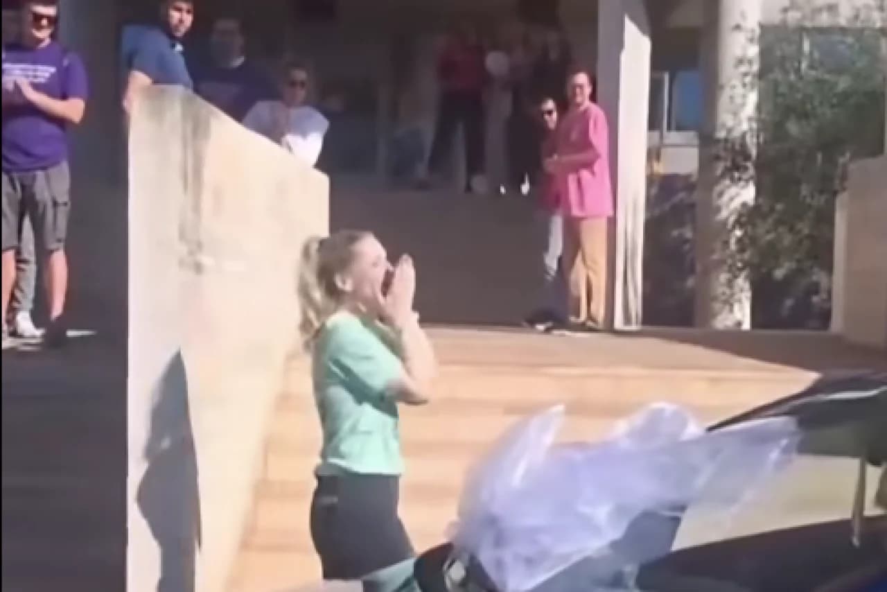 Šok za razrednicu koja je dobila automobil na dar? Mora li ga vratiti?