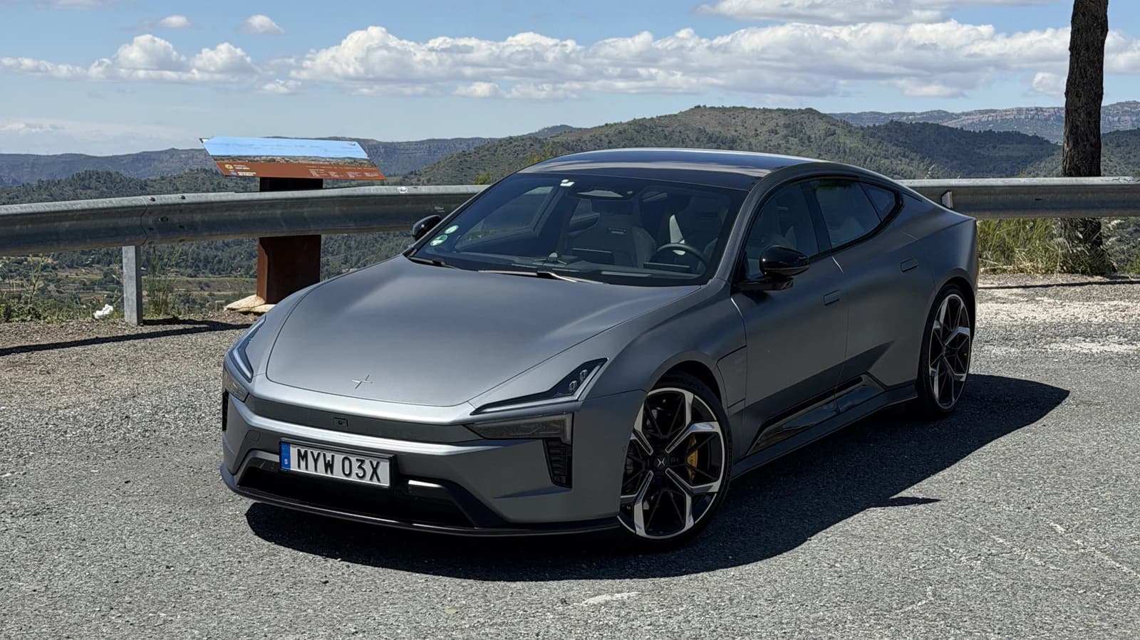 Polestar 5: Grand touring na 6.000 kilometara kao vožnja svemirskim brodom u budućnost