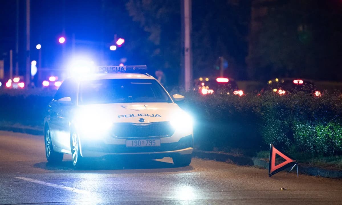 Potjera u Zagrebu: BMW-om bježao policiji, probio rampe i udario u službeno vozilo