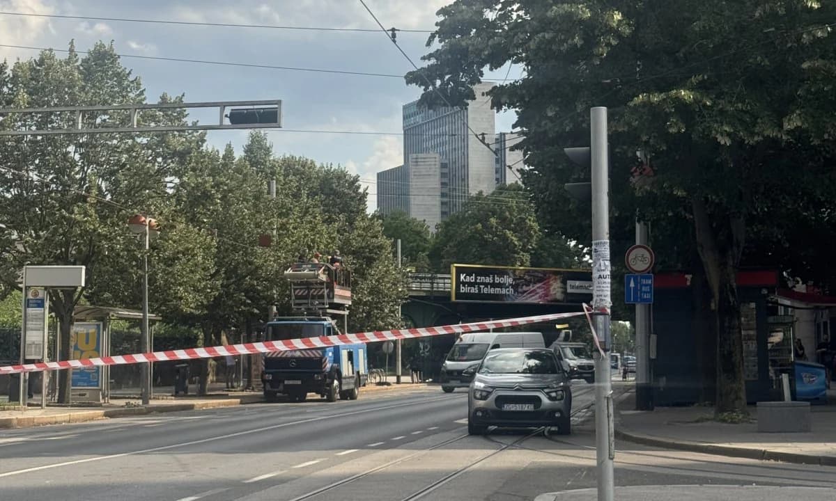 Savska cesta u Zagrebu djelomično zatvorena zbog popravka kontaktne mreže