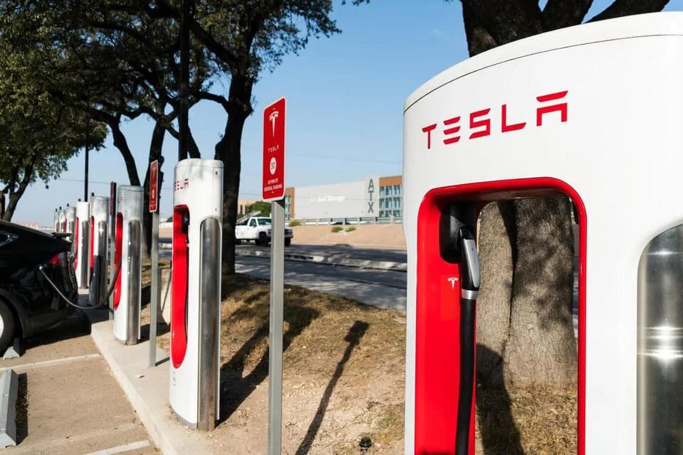Tesla nagrađuje devet vlasnika doživotnim besplatnim Superpunjenjem kroz natjecanje