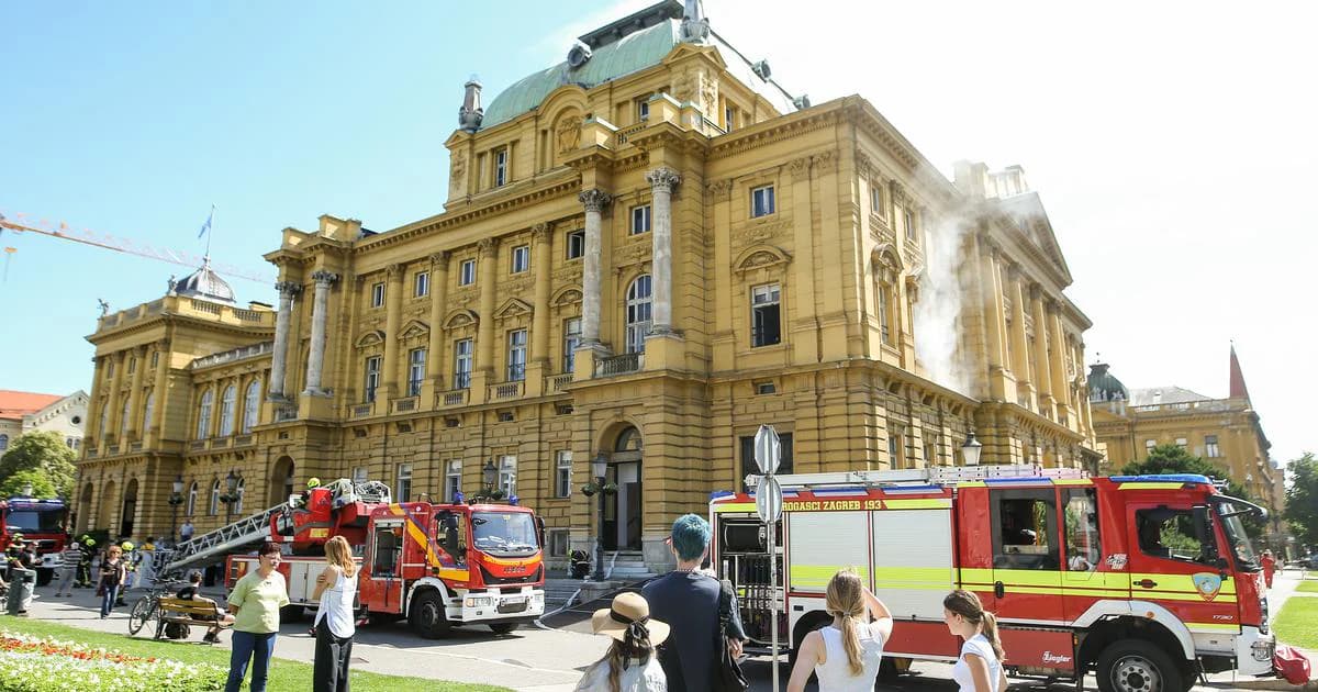 Vatrogasci intervenirali kod HNK u Zagrebu, prikazano i novo vozilo