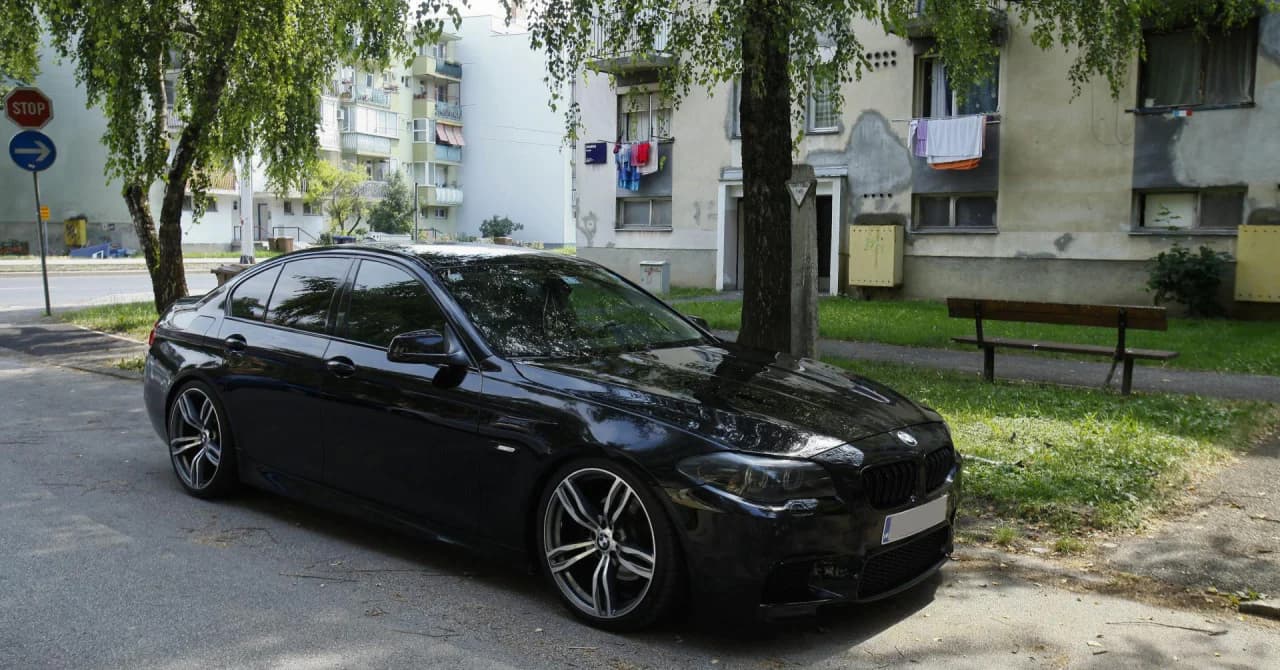 Tinejdžer divljao BMW-om po Zagrebu: Uhićen, vozilo u katastrofalnom stanju