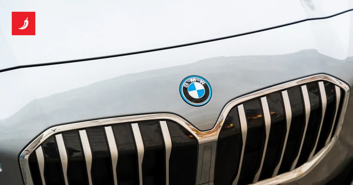 Brač: Vozač BMW-a vozio pijan, pod zabranom i u krivom smjeru, automobil mu privremeno oduzet