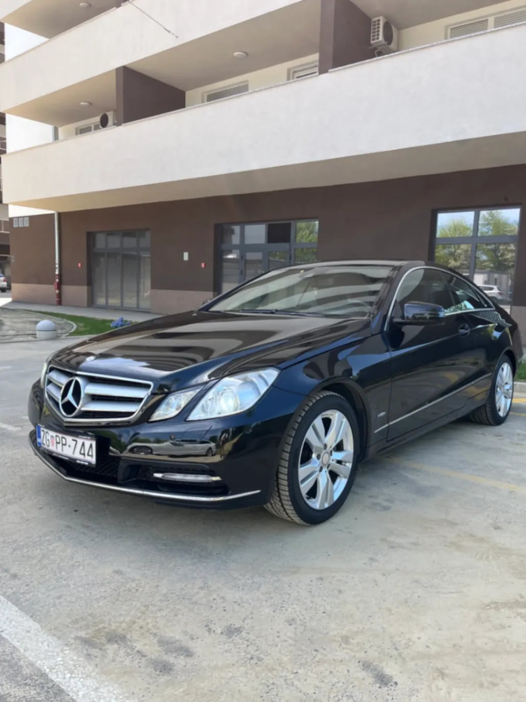 Mercedes-Benz E 220
