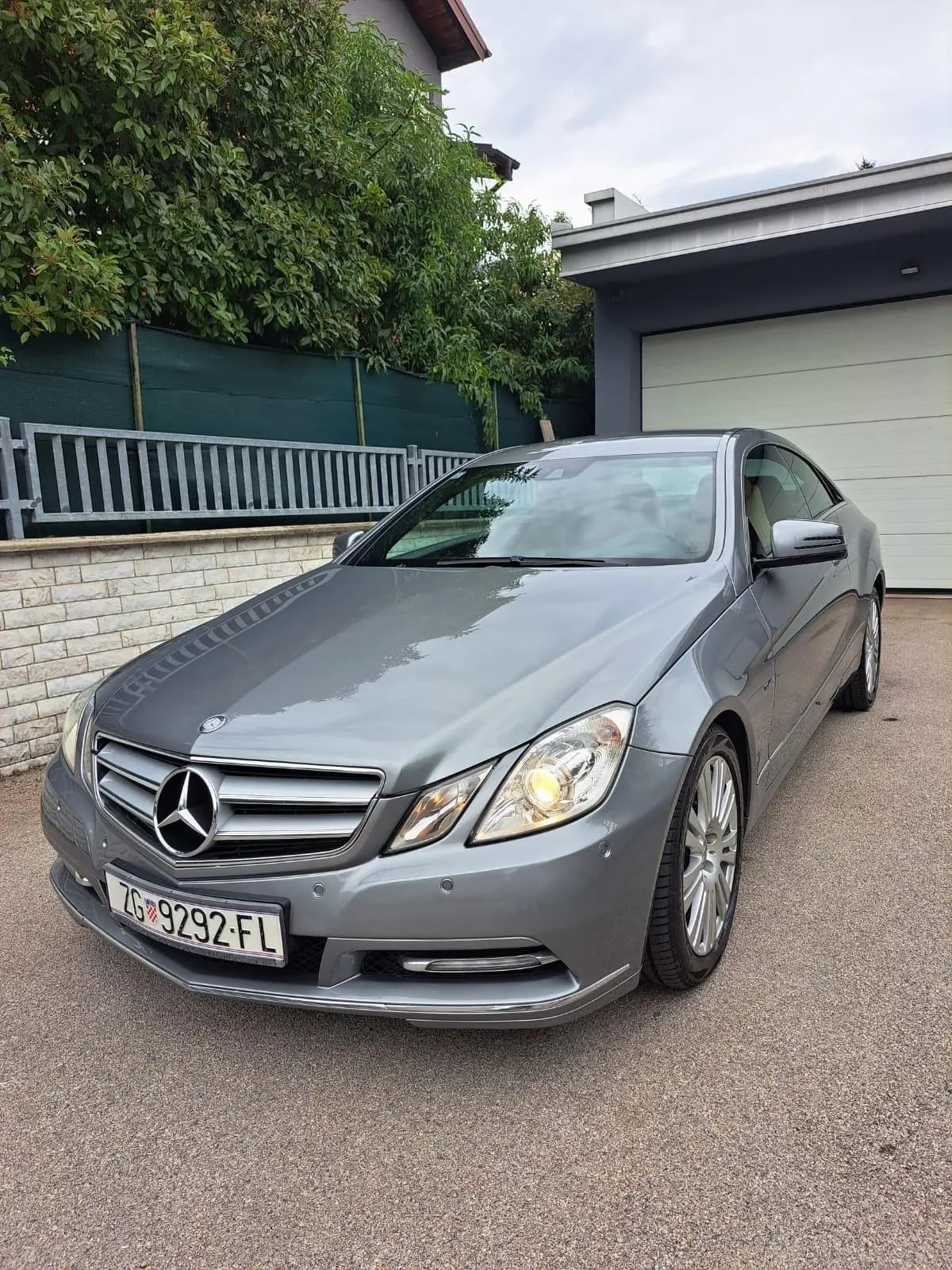 Mercedes-Benz E 220d